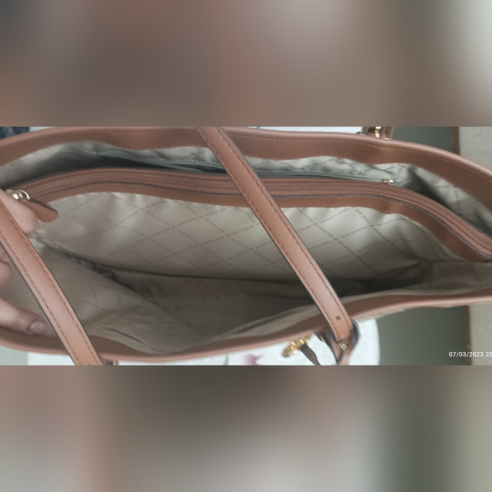 Authentic Michael Kors Jet Set Heritage Large Tote - Picture 12 of 12